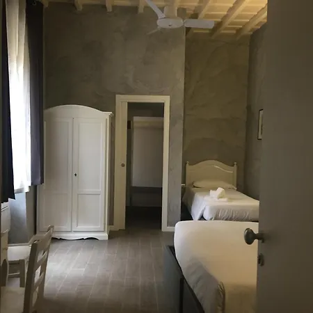 Floor Navona 4*