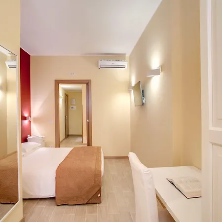 Floor Navona 4*