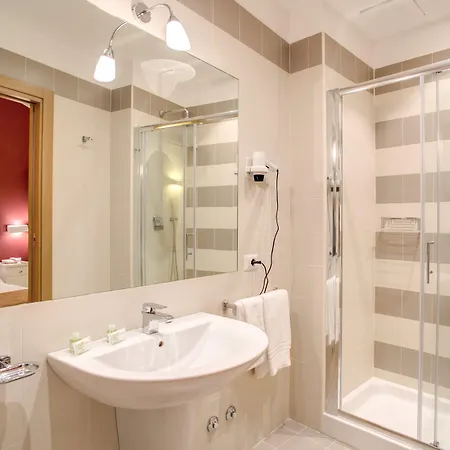 Πανσιόν Floor Navona 4*