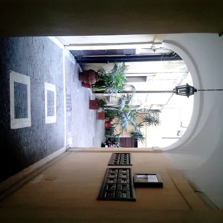 Floor Navona Πανσιόν