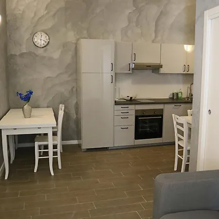 Floor Navona Πανσιόν 4*