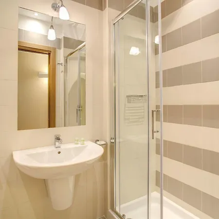 Floor Navona Affittacamere 2*