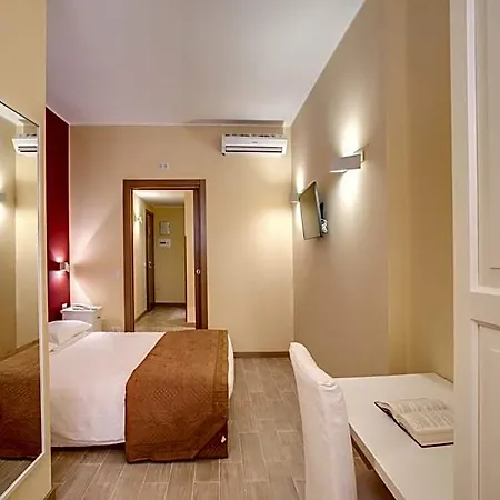 Floor Navona 4*