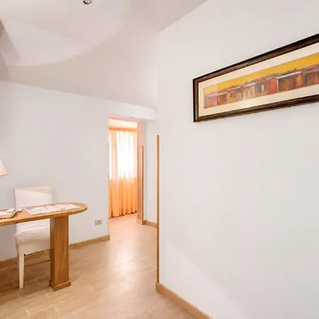 Guest house Floor Navona 4*